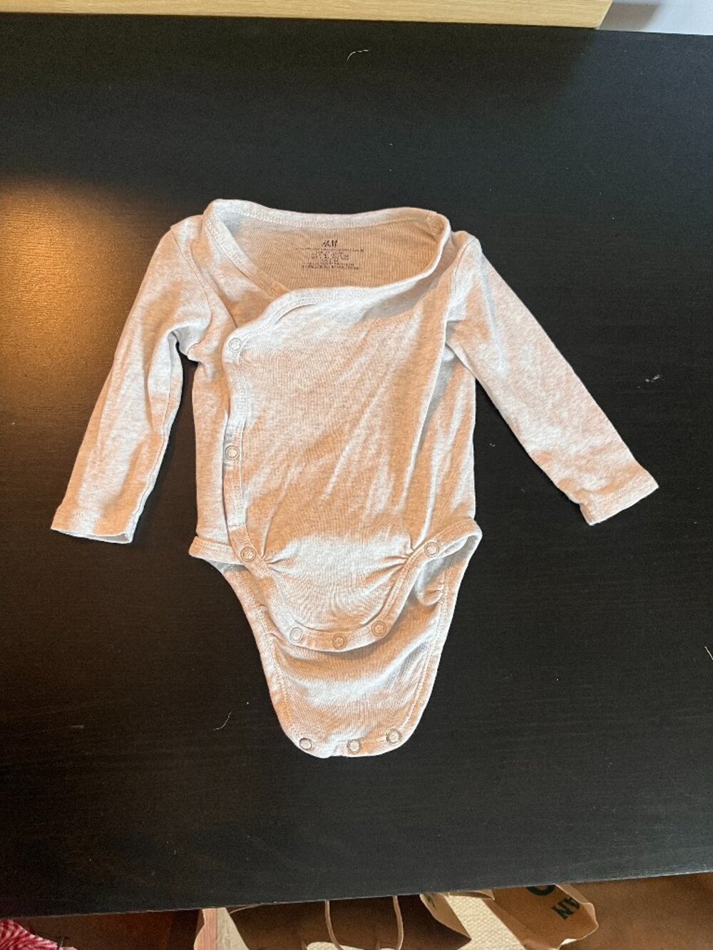 [$2 in a bundle] H&M beige long sleeve wrap onesie 3 mo